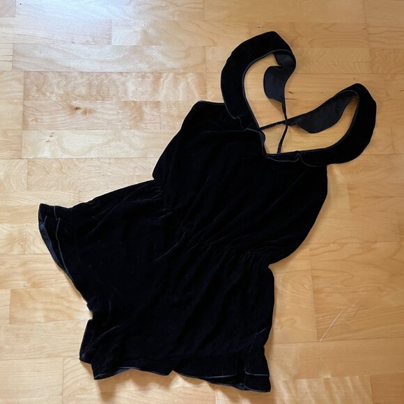 Victoria's Secret Black Velvet Romper NWT (XS) - Picture 2 of 8